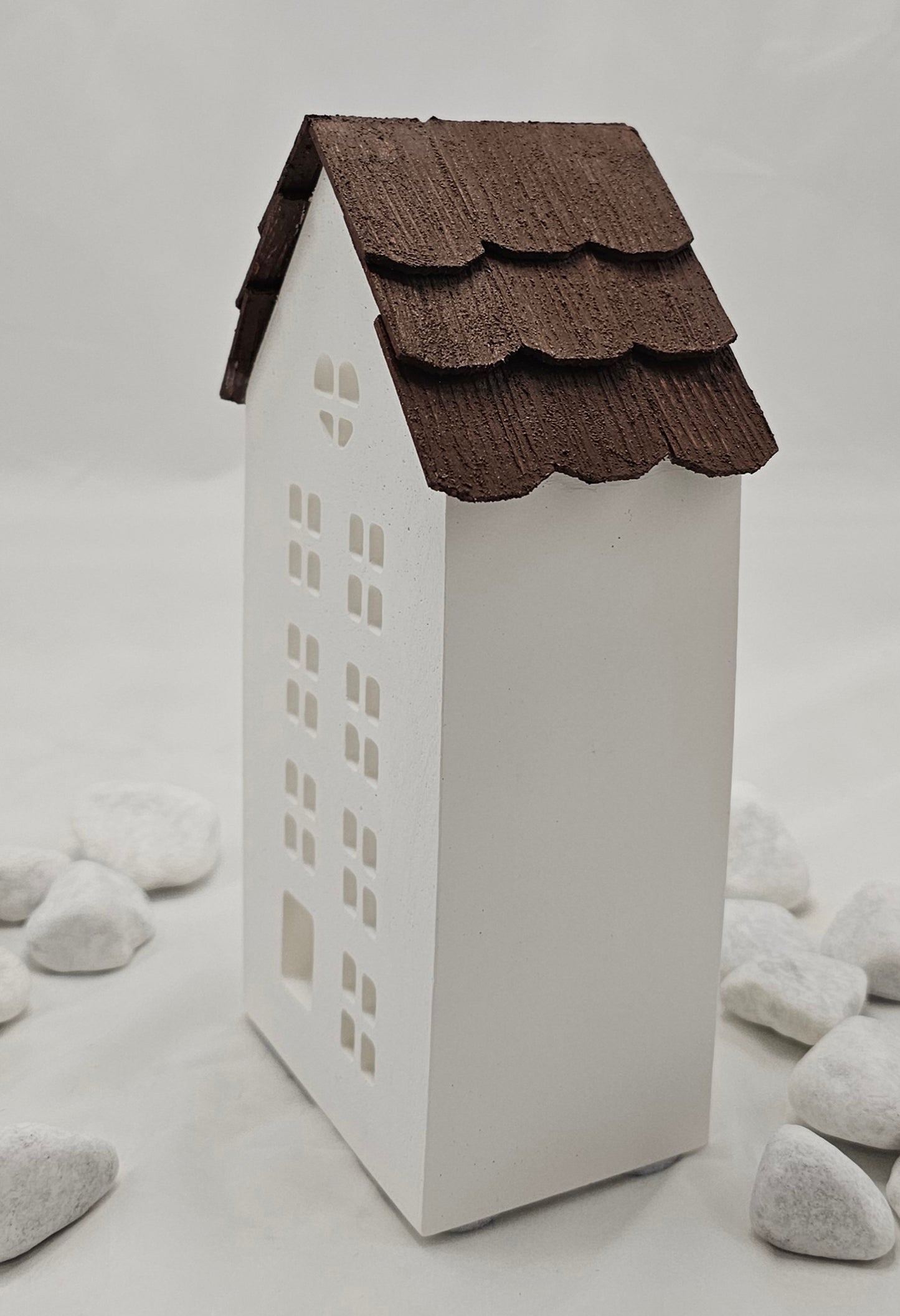 Lichthaus aus Raysin gegossen mit Schindeldach