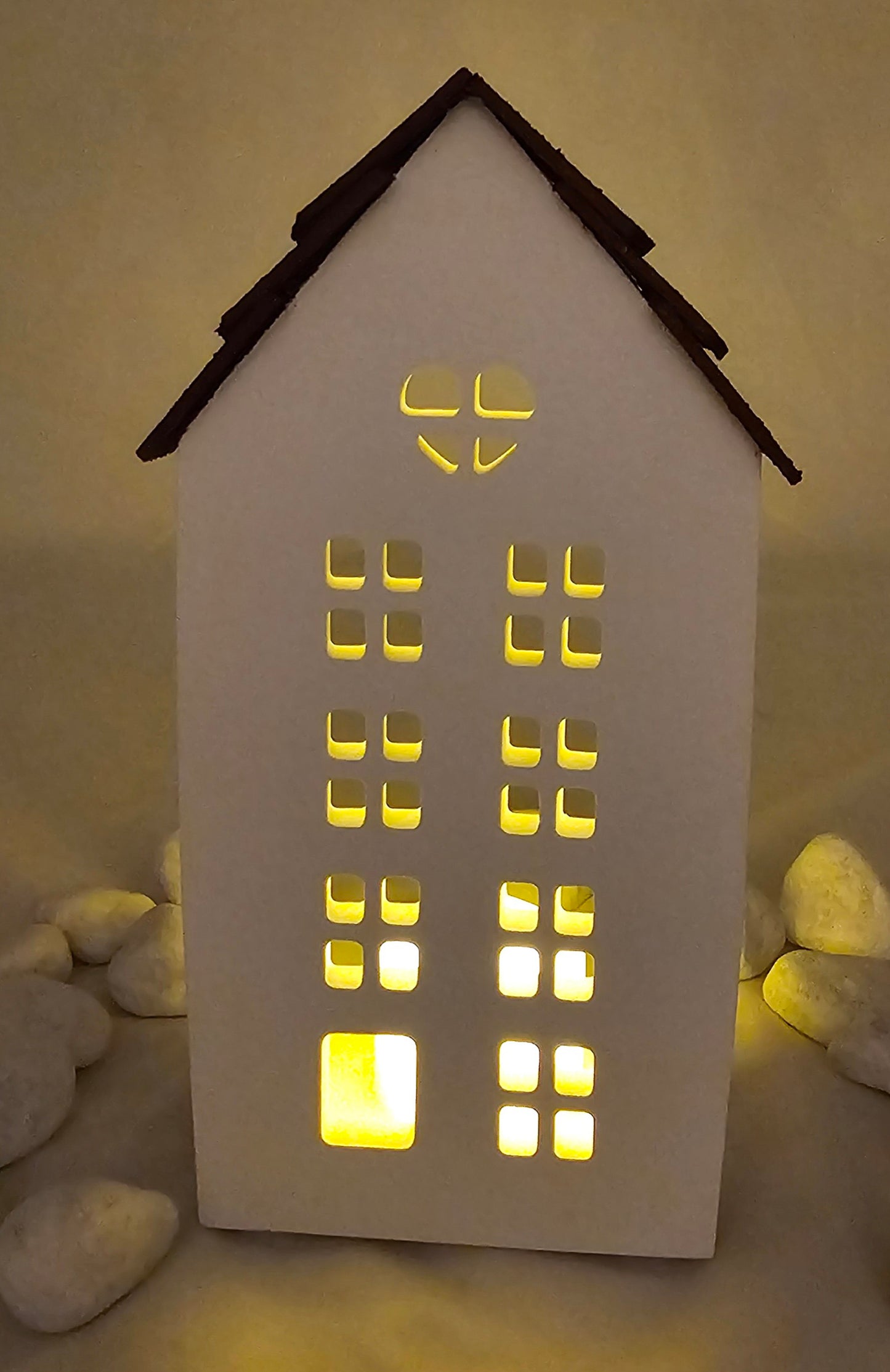 Lichthaus aus Raysin gegossen mit Schindeldach