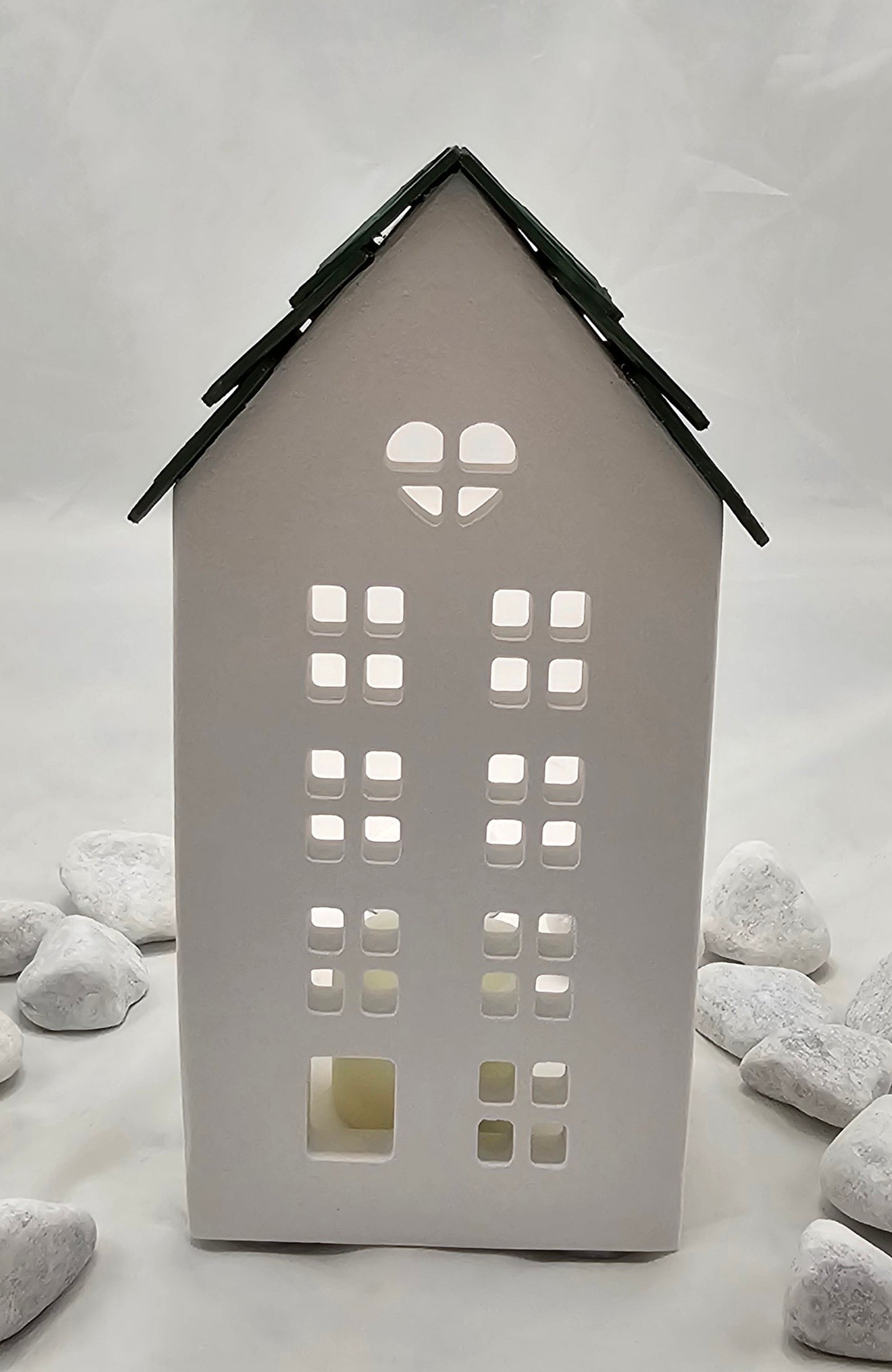 Lichthaus aus Raysin gegossen mit Schindeldach