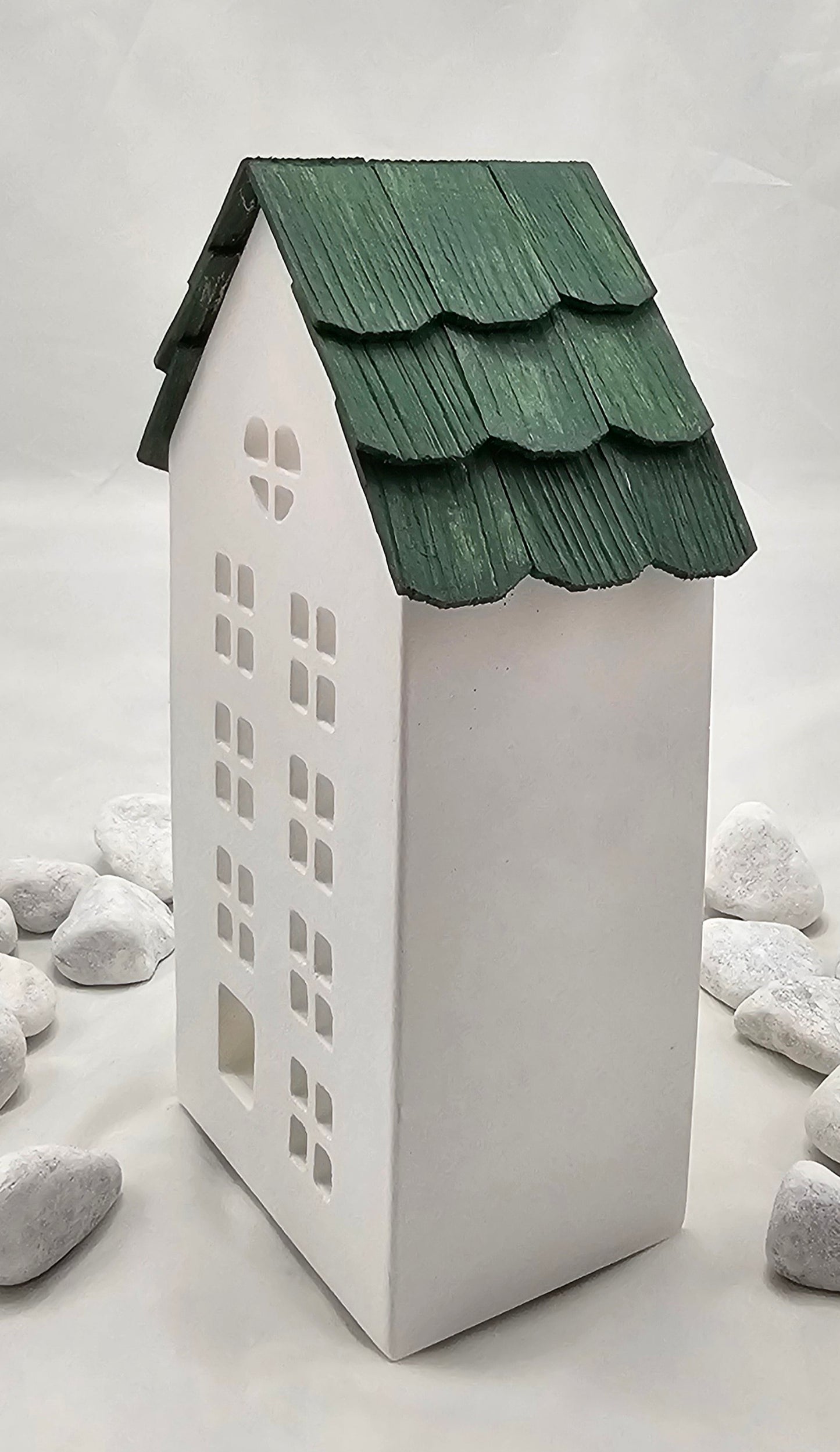 Lichthaus aus Raysin gegossen mit Schindeldach