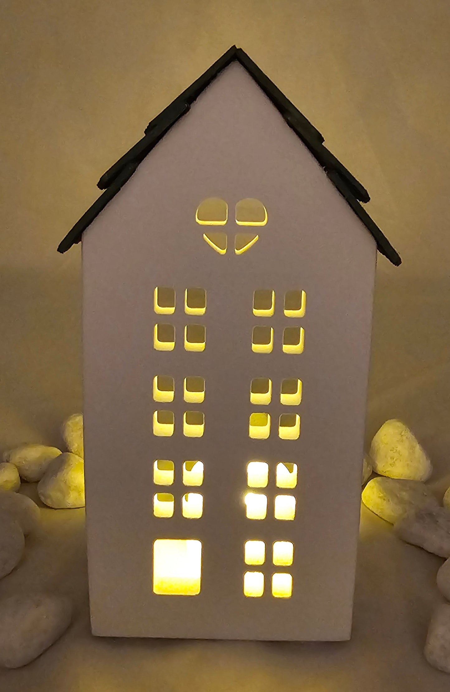 Lichthaus aus Raysin gegossen mit Schindeldach