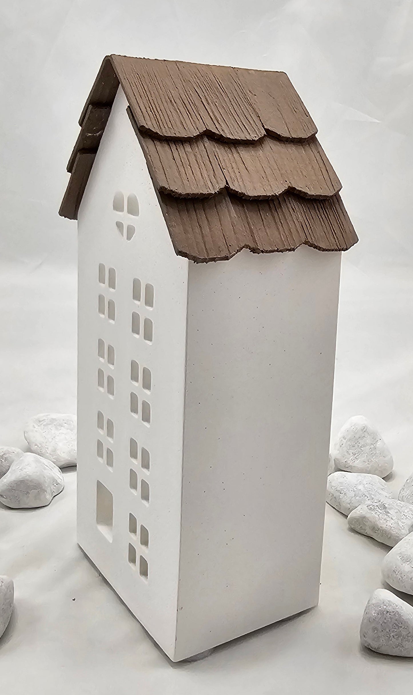 Lichthaus aus Raysin gegossen mit Schindeldach
