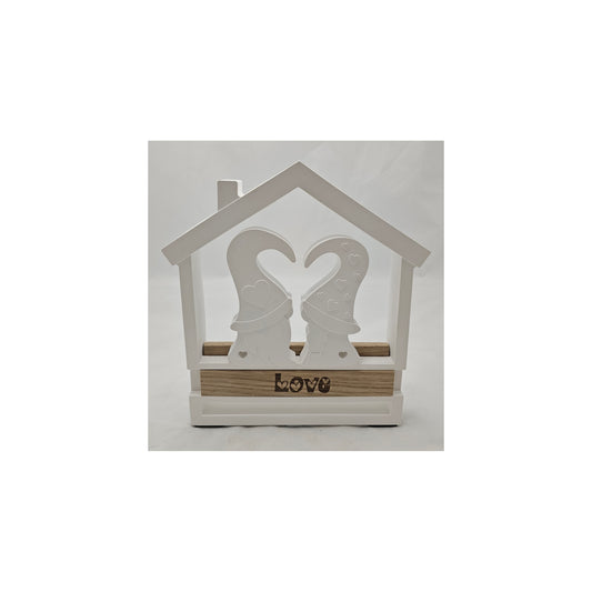 Haus mit verliebtem Wichtelpaar, aus Raysin gegossen und mit Holzklötzchen "LOVE"