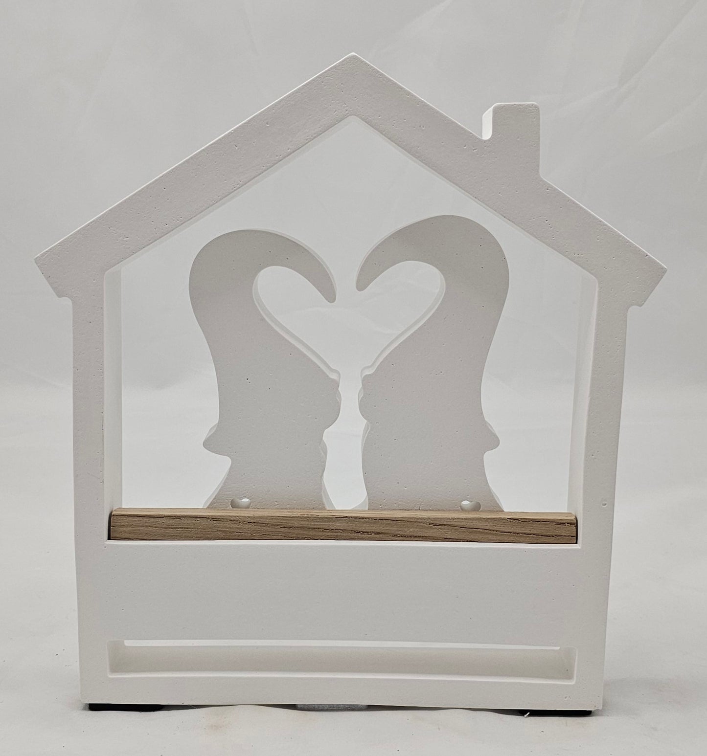 Haus mit verliebtem Wichtelpaar, aus Raysin gegossen und mit Holzklötzchen "LOVE"