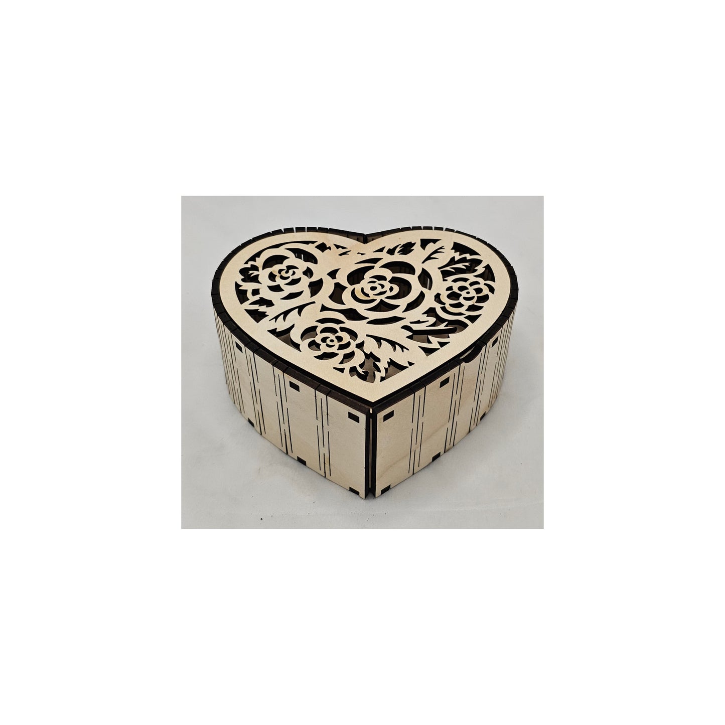 Holzdose Herz "Rosen" oder Holzdose Herz "Baum", aus 3mm Lindenholz gelasert