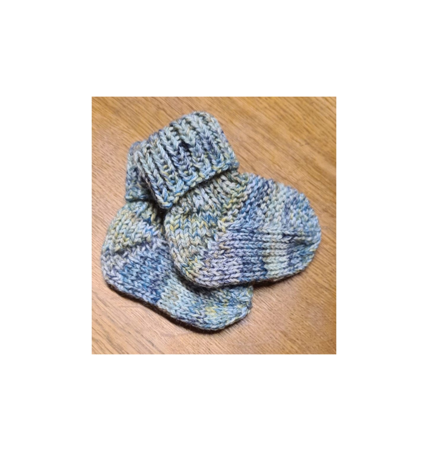 Babysöckchen, handgestrickt aus zarter Babywolle, für Babys bis 2 Monate, Gr. 17/18