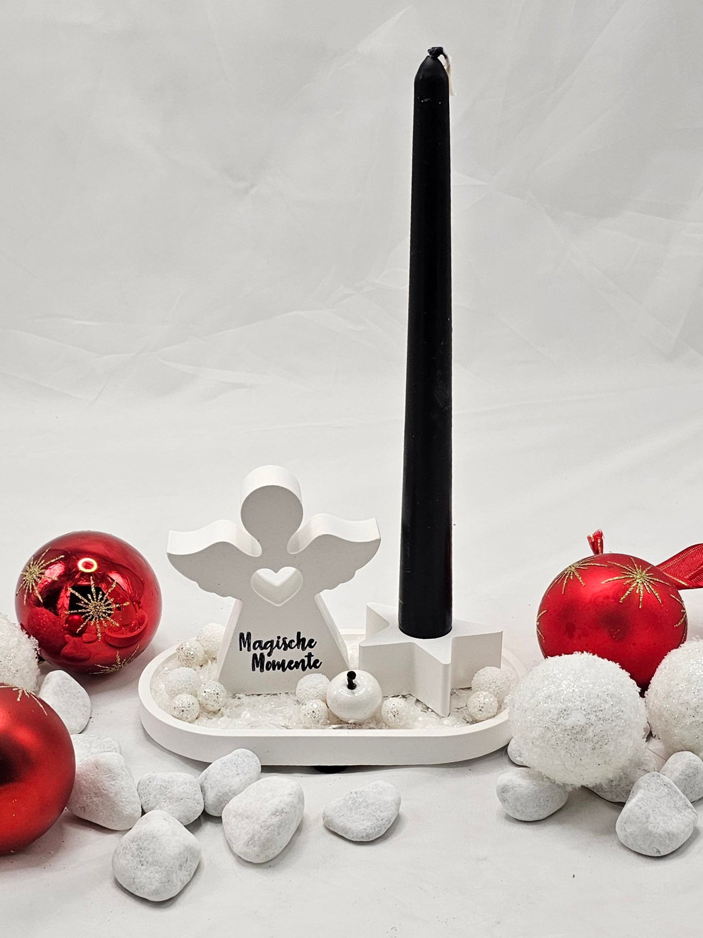 Engel  "magische Momente" auf Dekoteller, mit Kerzenhalter in Sternform, dekoriert.