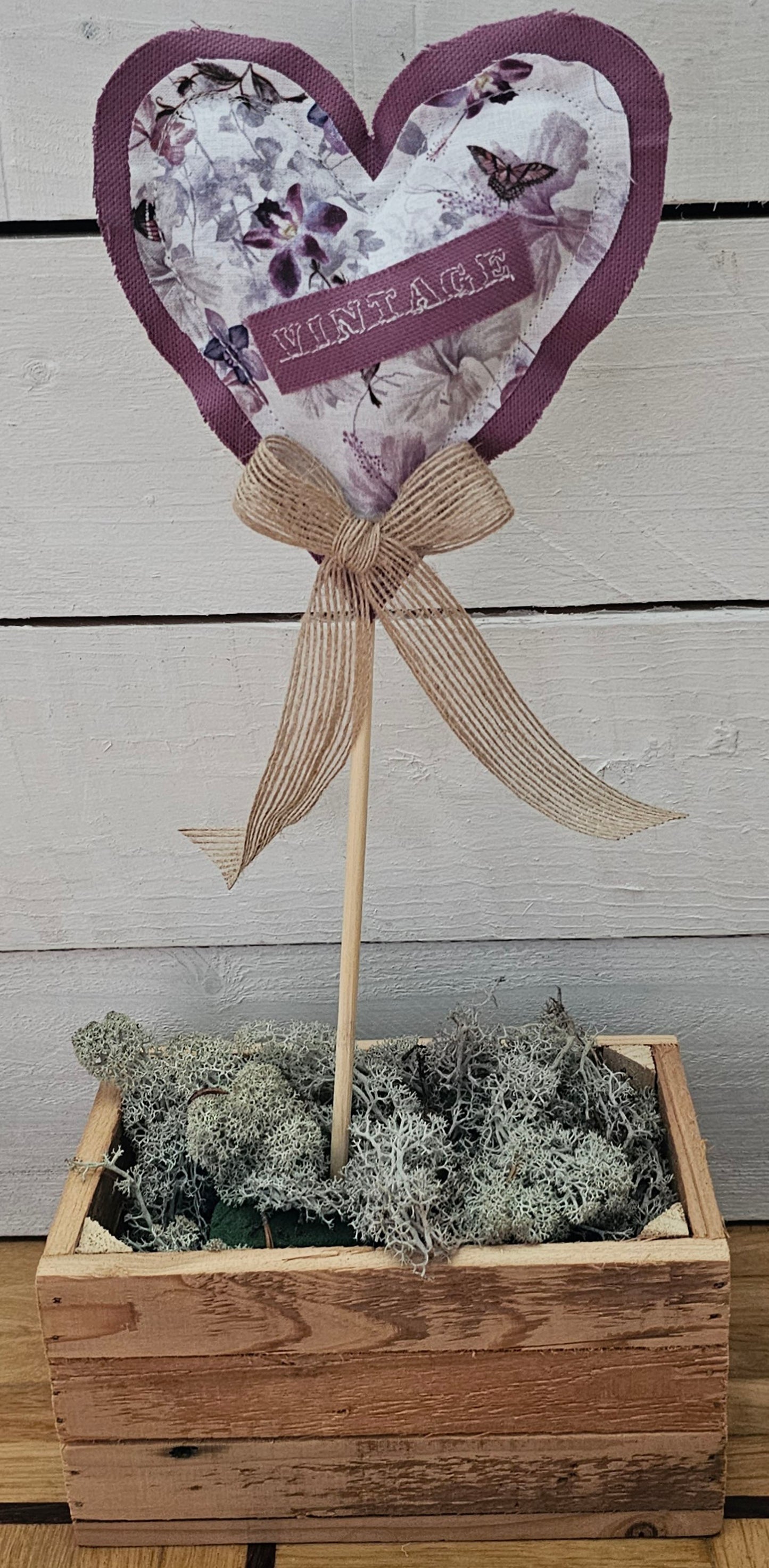 Herzen, selbstgenäht im Vintage-Look zum stecken