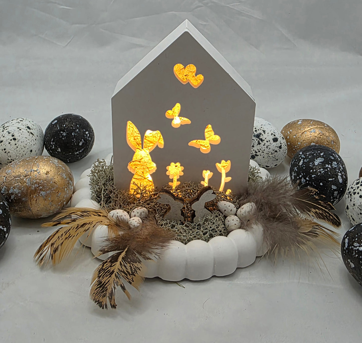 Geschenkset aus Raysin, Hasenhaus, Ei und Hase beleuchtet