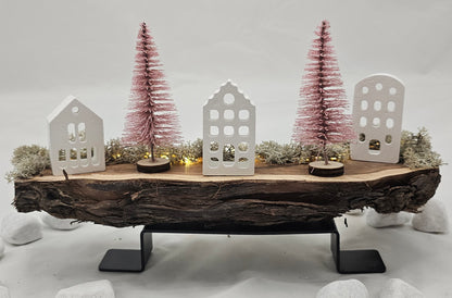 Lichthäuser / Dorf auf Holz mit Beleuchtung und Eisenständer