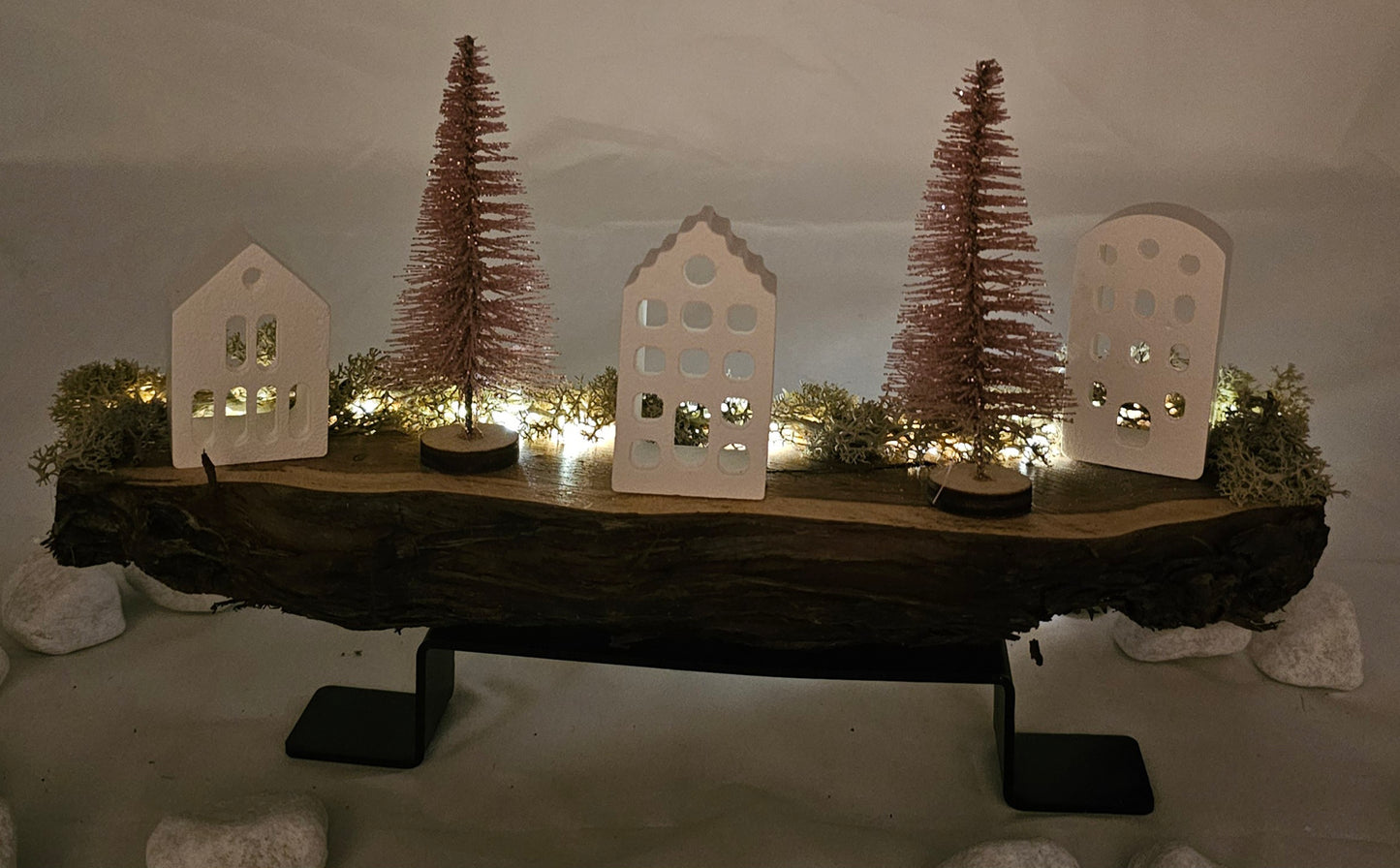 Lichthäuser / Dorf auf Holz mit Beleuchtung und Eisenständer