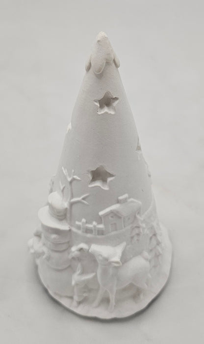 Tanne massiv, aus Raysin gegossen mit winterlichem Relief.