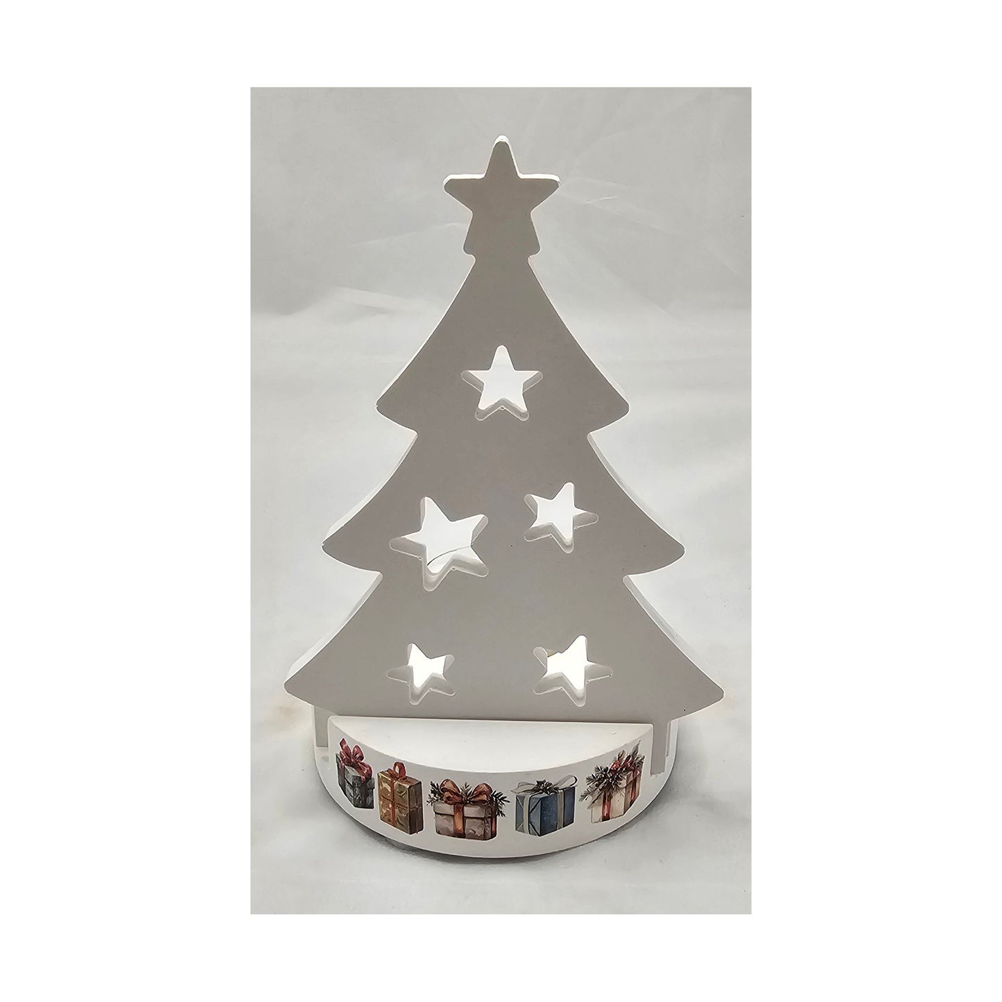 Deko Teelichthalter mit Tanne, aus Raysin gegossen.