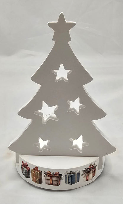 Deko Teelichthalter mit Tanne, aus Raysin gegossen.