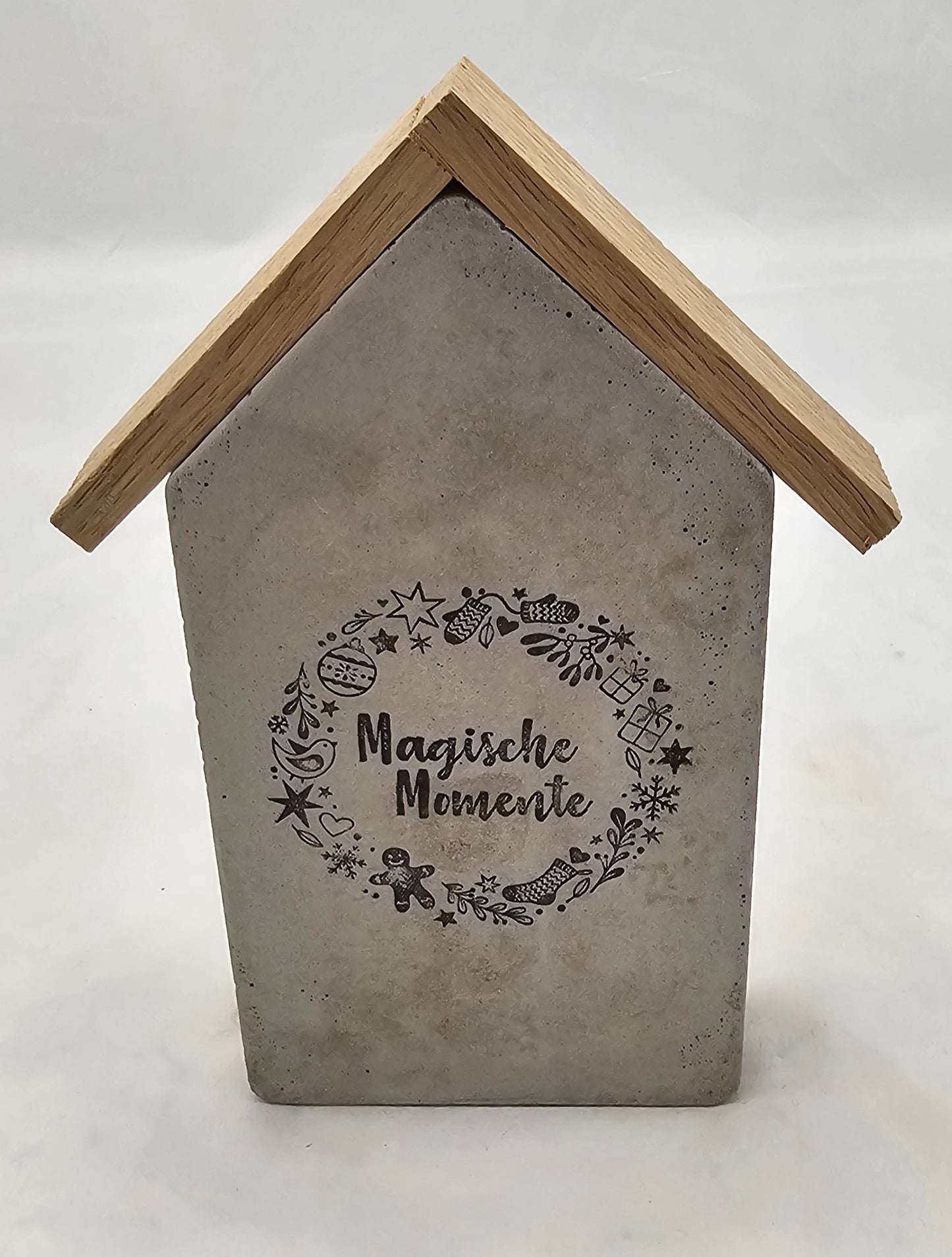 Häuser aus Beton, Winter / Weihnachten mit Holzklötzchen als Dach, gestempelt