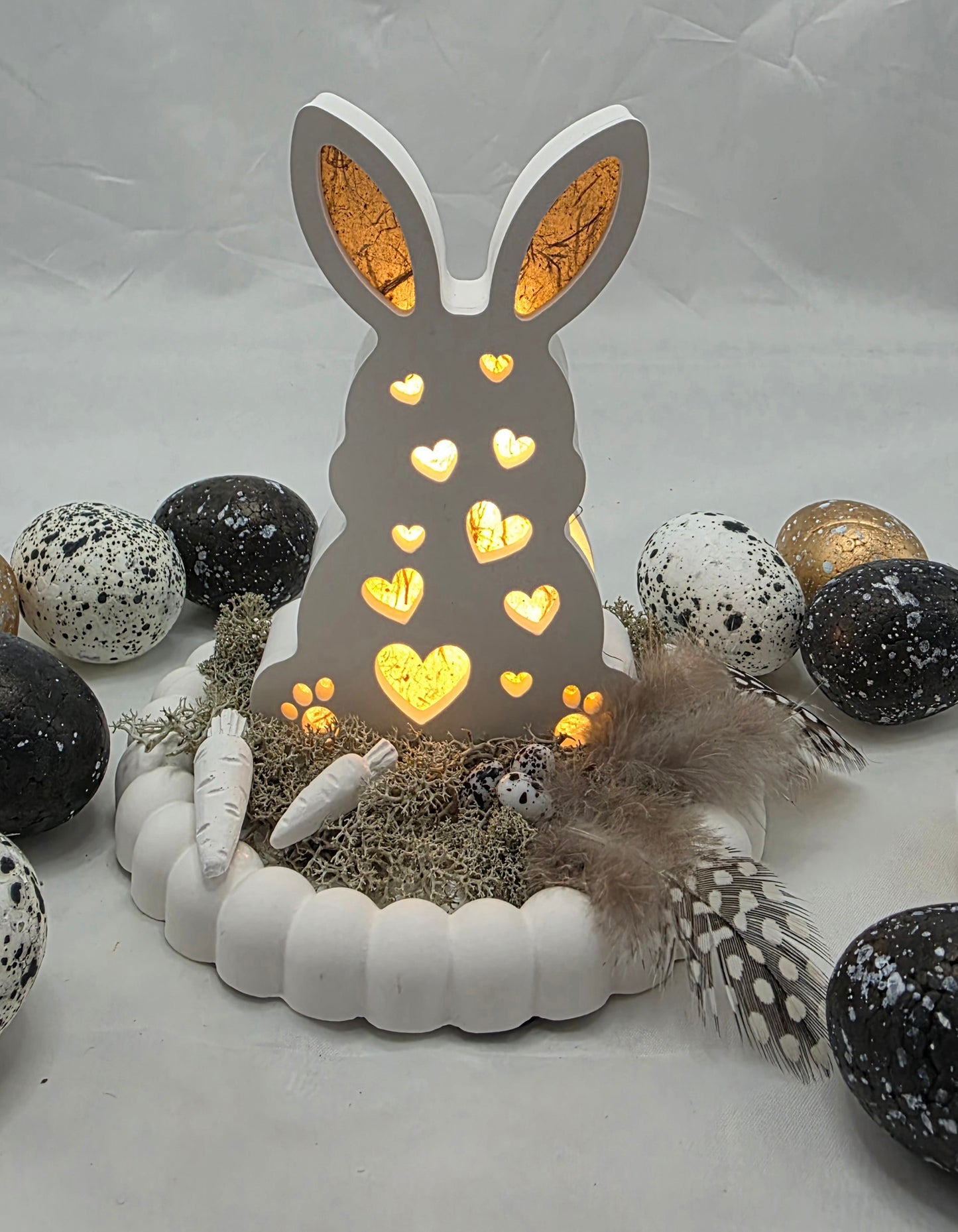 Geschenkset aus Raysin, Hasenhaus, Ei und Hase beleuchtet