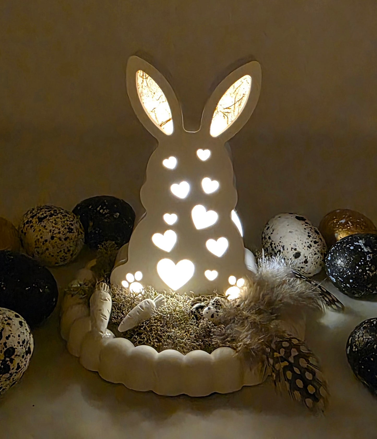 Geschenkset aus Raysin, Hasenhaus, Ei und Hase beleuchtet