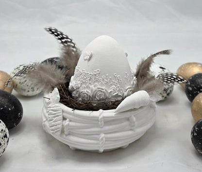 Geschenkset aus Raysin, Osterei massiv, im Nest mit Möhren