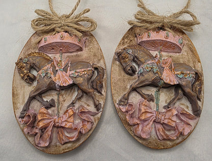 Ei Anhänger "Nostalgie" aus Raysin gegossen und bemalt