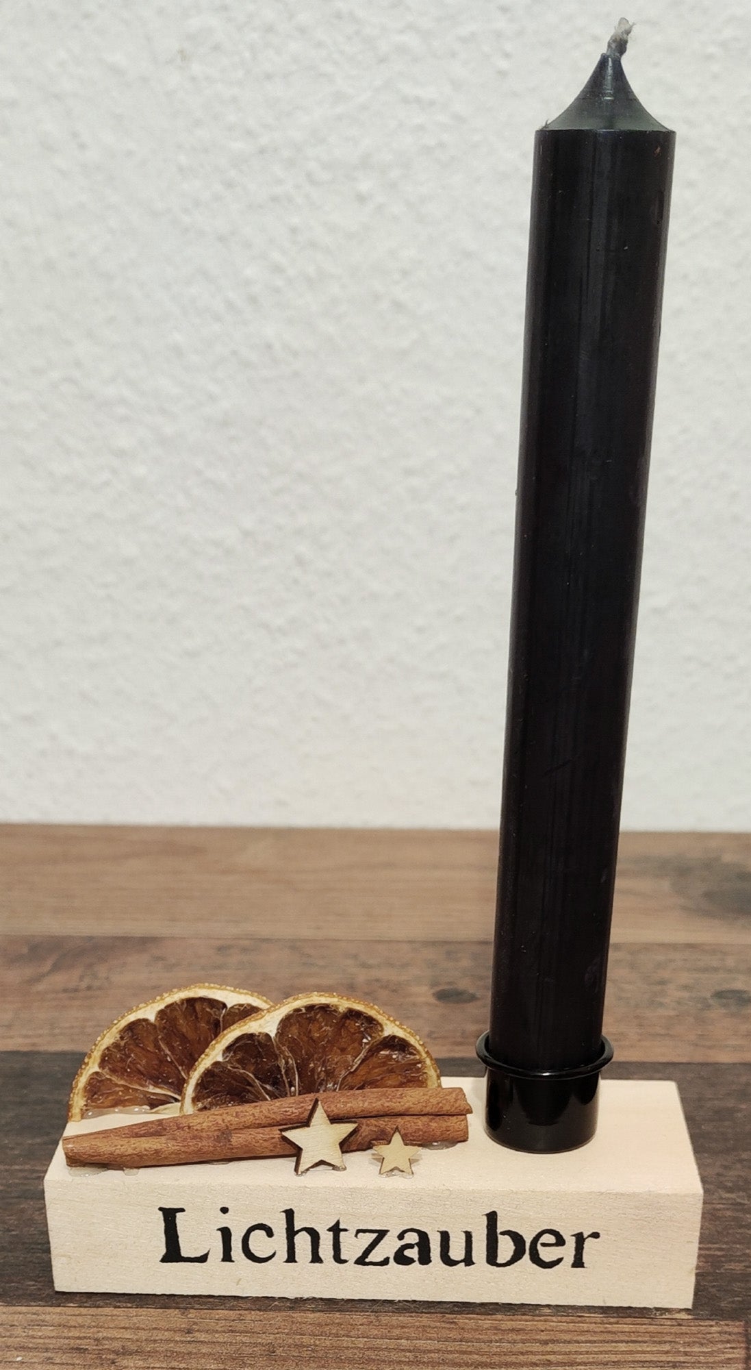 Kleine Kerzenhalter aus Holz, dekoriert und gespachtelt. Ideal als kleines Geschenk.