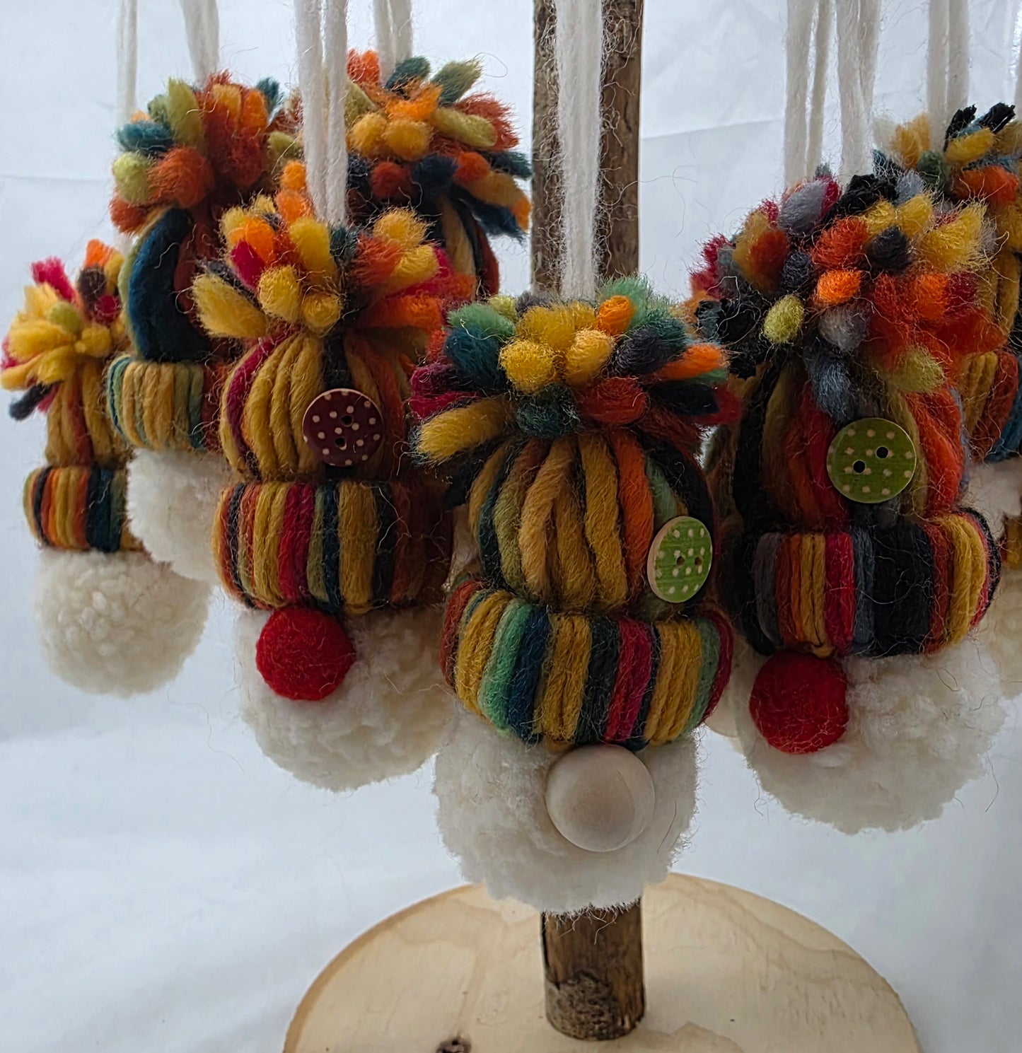 Wollwichtel zum hängen mit Knopf