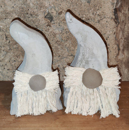 Wichtel aus Beton gegossen im Boho-Style