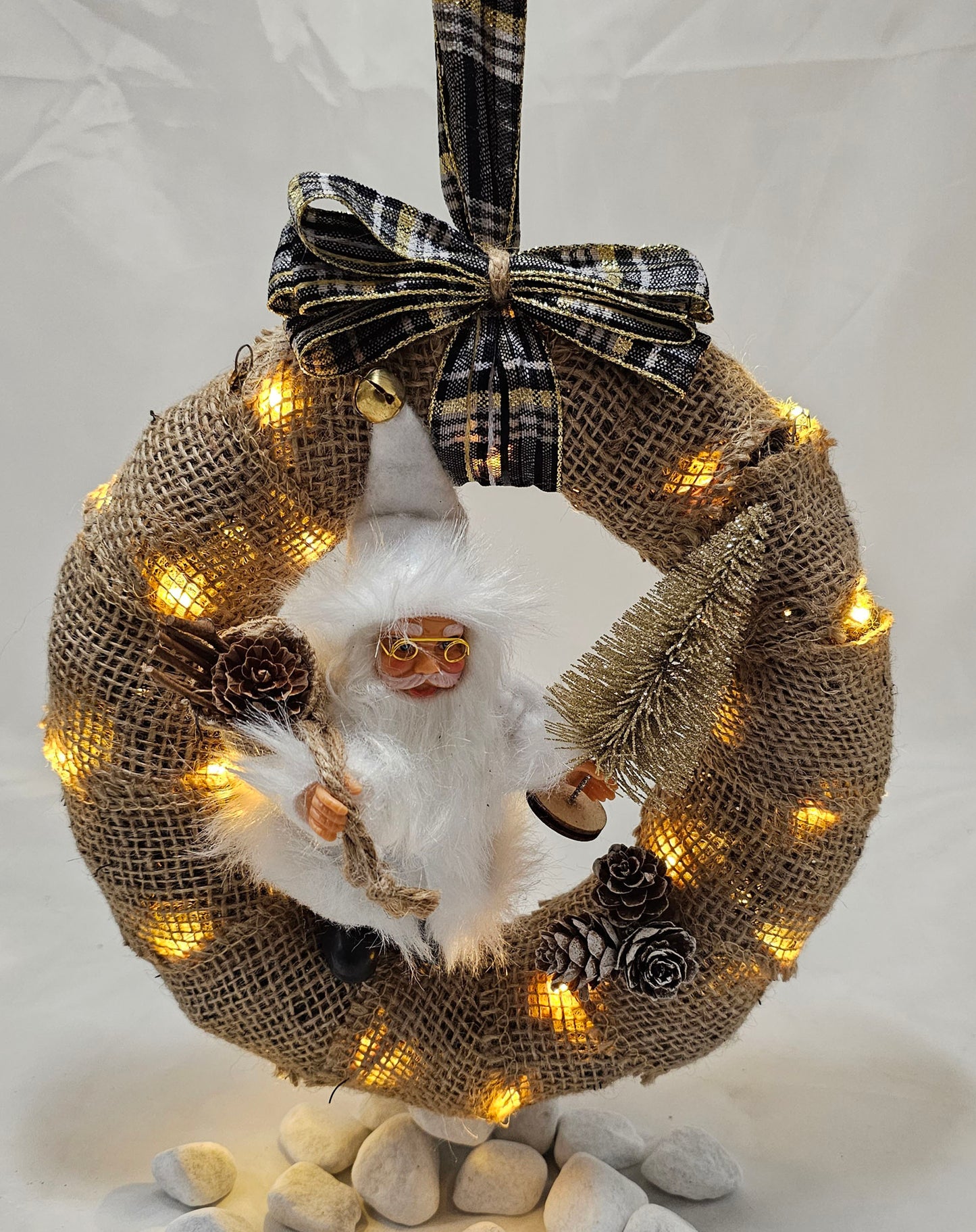 Winterkranz, Weihnachtskranz mit Beleuchtung