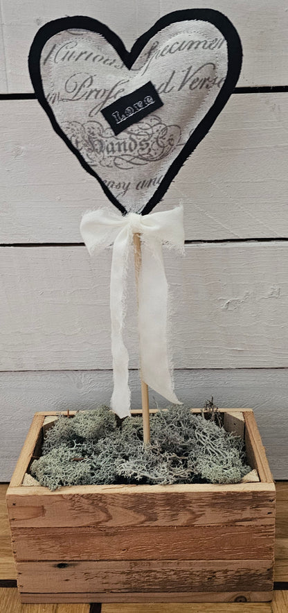 Herzen, selbstgenäht im Vintage-Look zum stecken