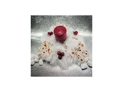 Adventskranz, Tischkranz mit Kunstfell und roter Stumpenkerze, Weihnachten, Winter