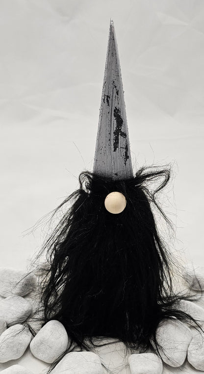 Wichtel aus Holz, ganz schlicht, im Shabby Chic Look.